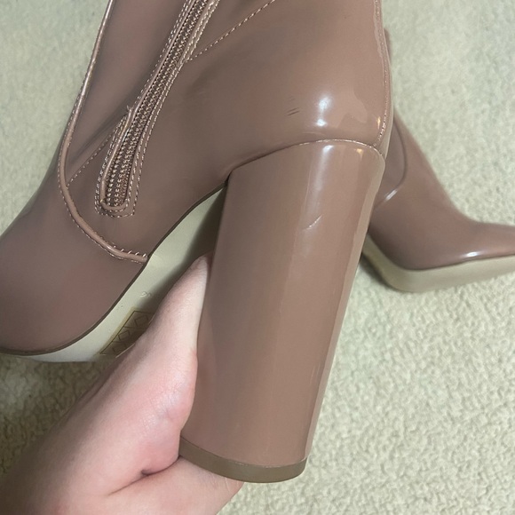 🌸 Call it Spring 🌸 tan patent booties - Picture 5 of 11